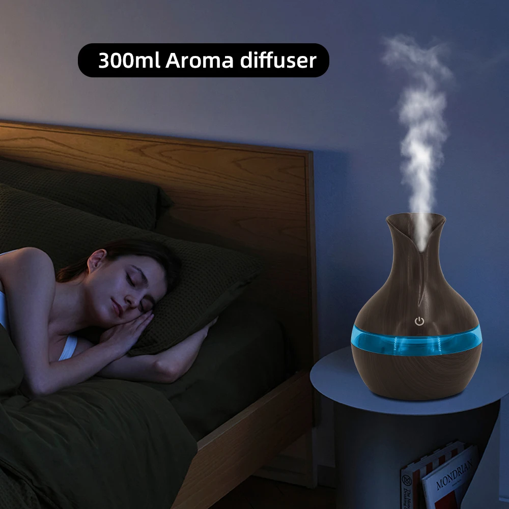 Mini humidificateur et diffuseur d'huiles essentielles de 300 ml alimenté par USB pour une brume relaxante à la maison et au travail (2 huiles incluses)