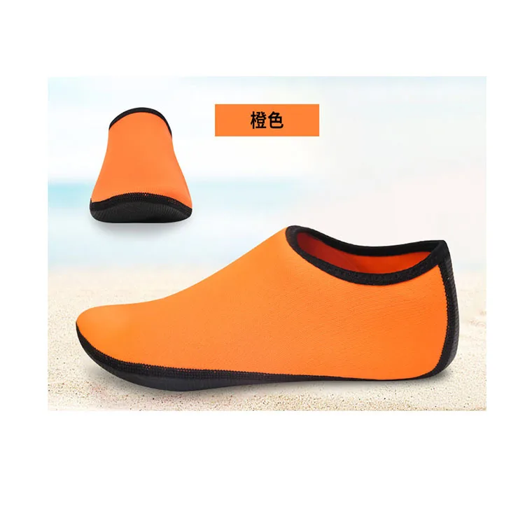 Calzini corti da immersione in Neoprene stivali da spiaggia scarpe da muta antiscivolo scarpe da acqua riscaldamento Snorkeling immersioni calze da