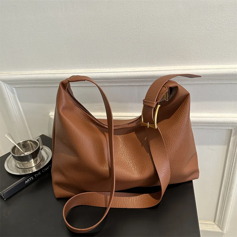 

Large Capacity Solid Color 2023 Autumn/Winter New Simple Casual Soft Face Retro Commuter Cross Shoulder Underarm Bag for Women