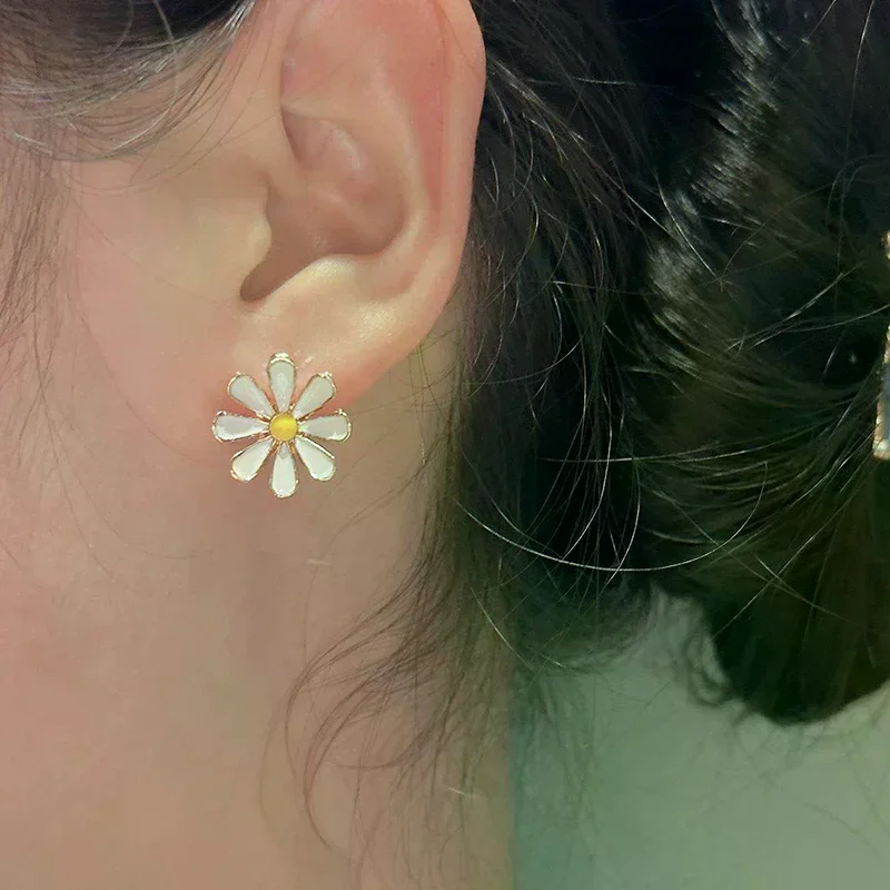 1Pair Fashion Trend Unique Elegant Delicate Light Luxury Small  Flower Stud Earrings For Women Girls Fine Jewelry Gifts