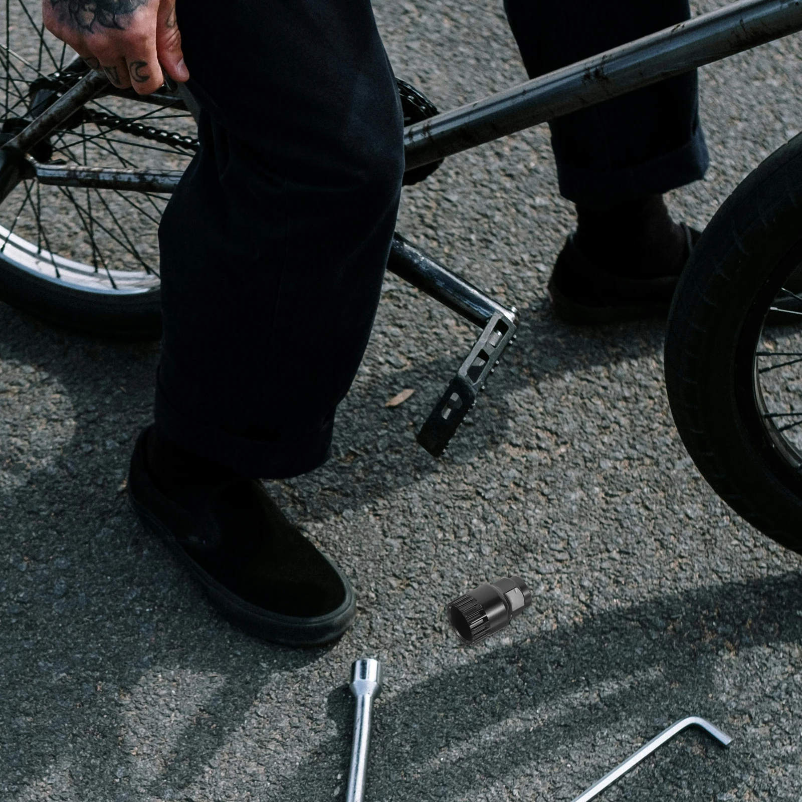 

Mountain Bike Center Shaft Sleeve Repair Square Hole Key Design Easy Use Bike Maintenance Tools Crank Puller Steel
