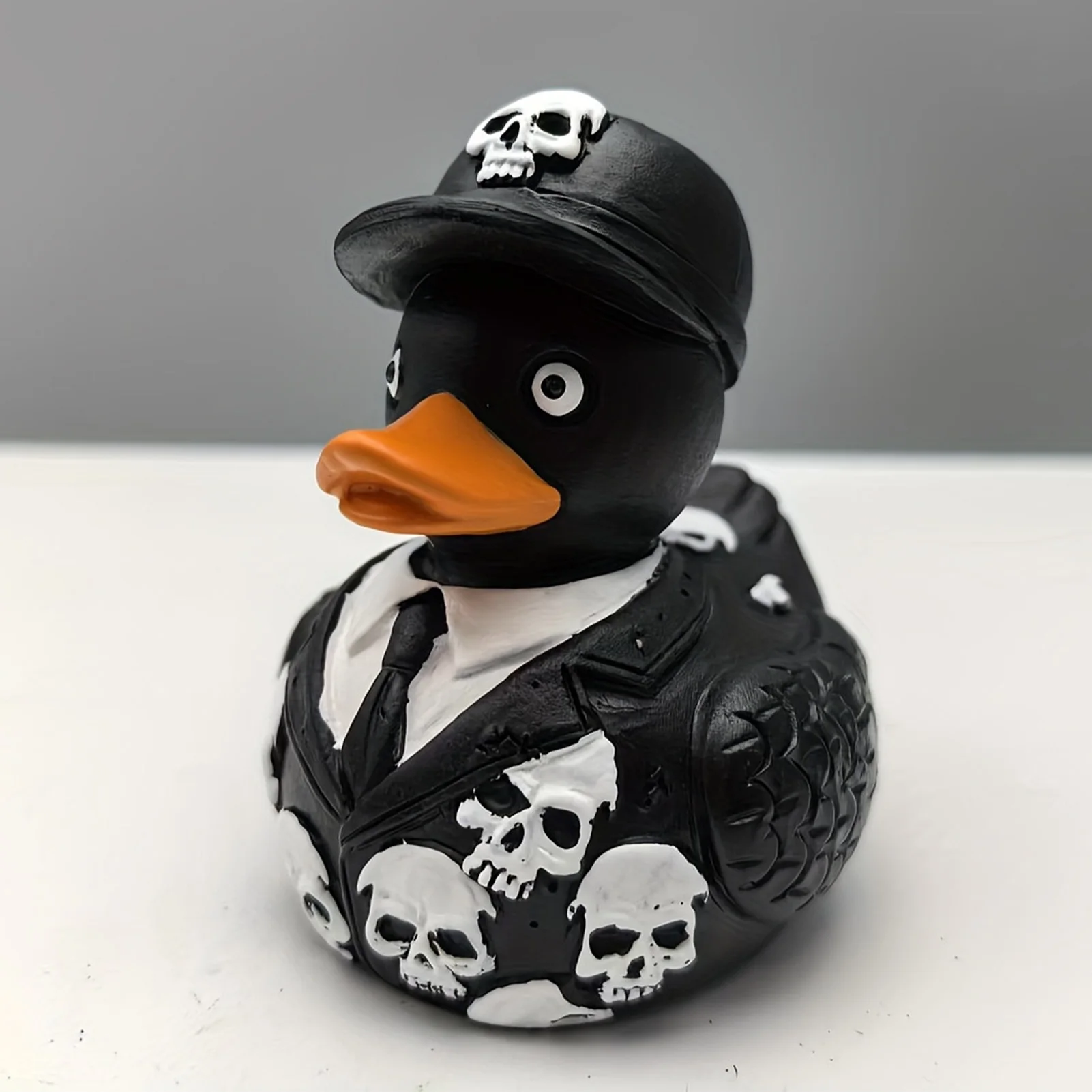 Duck Figurine Resin Tabletop Statue Decorative Ornament for Halloween Party Home Desk Shelf Mantel Gift Decor Durable Art