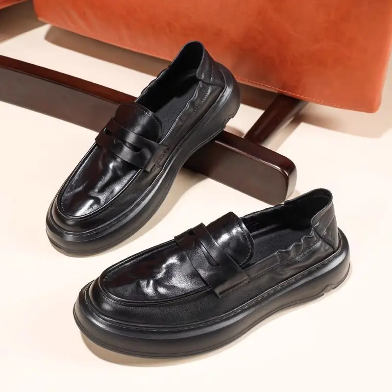 

2025 новые стильные черные кожаные лоферы для мужчин, мягкая кожа и мягкая подошва, слипоны в японском стиле, мужские лоферы