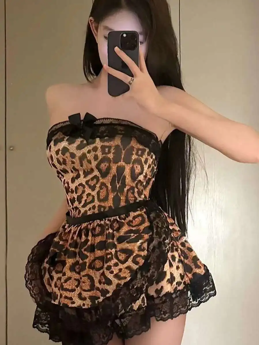Abito sexy in pizzo con stampa leopardata Cat Girl con spalle scoperte V profondo stile puro desiderio uniforme tentazione abito da cameriera affascinante fuoco 61BX