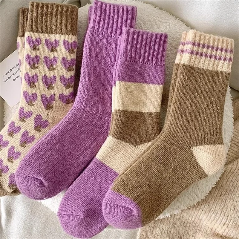 4 Pairs of Luxurious Purple Heart Knit Socks - Soft, Warm, and Cozy for Fall and Winter - Women\'s Fashion Socks