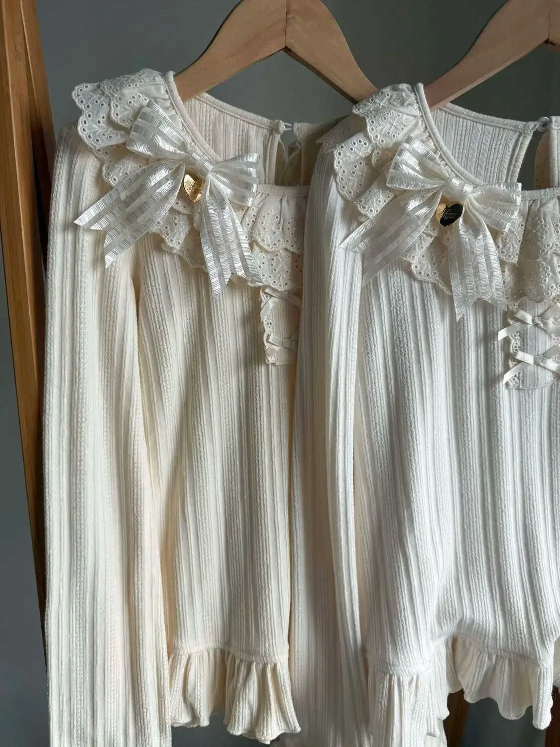 لطيف لوليتا الكشكشة كم طويل محبوك القمم الخريف الشتاء الدانتيل المرقعة س الرقبة قاعدة البلوز الرجعية الحلو Y2k سترة