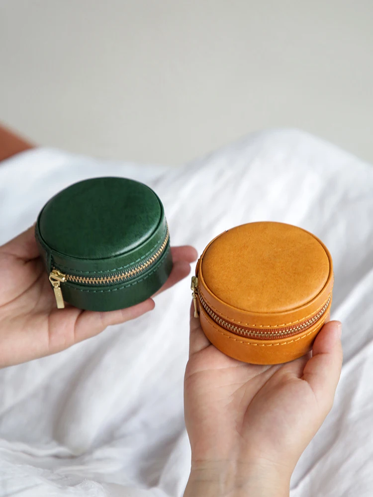 Simple vintage first layer cowhide women's small round jewelry box fashion luxury handmade genuine leather ring storage box