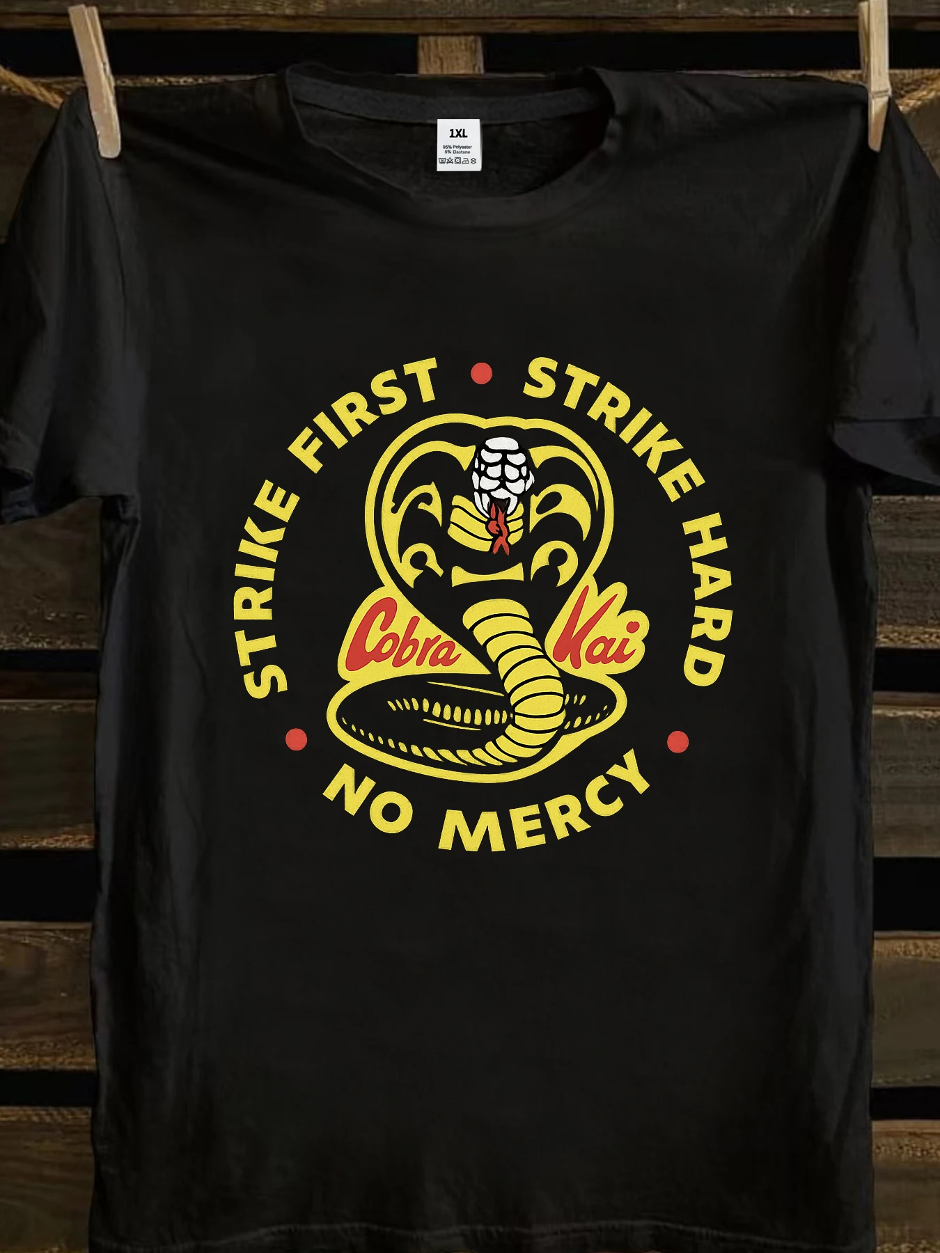 

【3293】Женская футболка с круглым вырезом и принтом кобры, больших размеров, летняя повседневная модель с короткими рукавами, модная и универсальная.