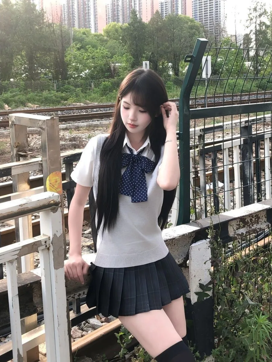 Summer Knitted V-Neck Top Women's School Style Waist-Cinched JK Vest Thin Carbon Grey JK Skirt Japanese Style Set Casual Wear