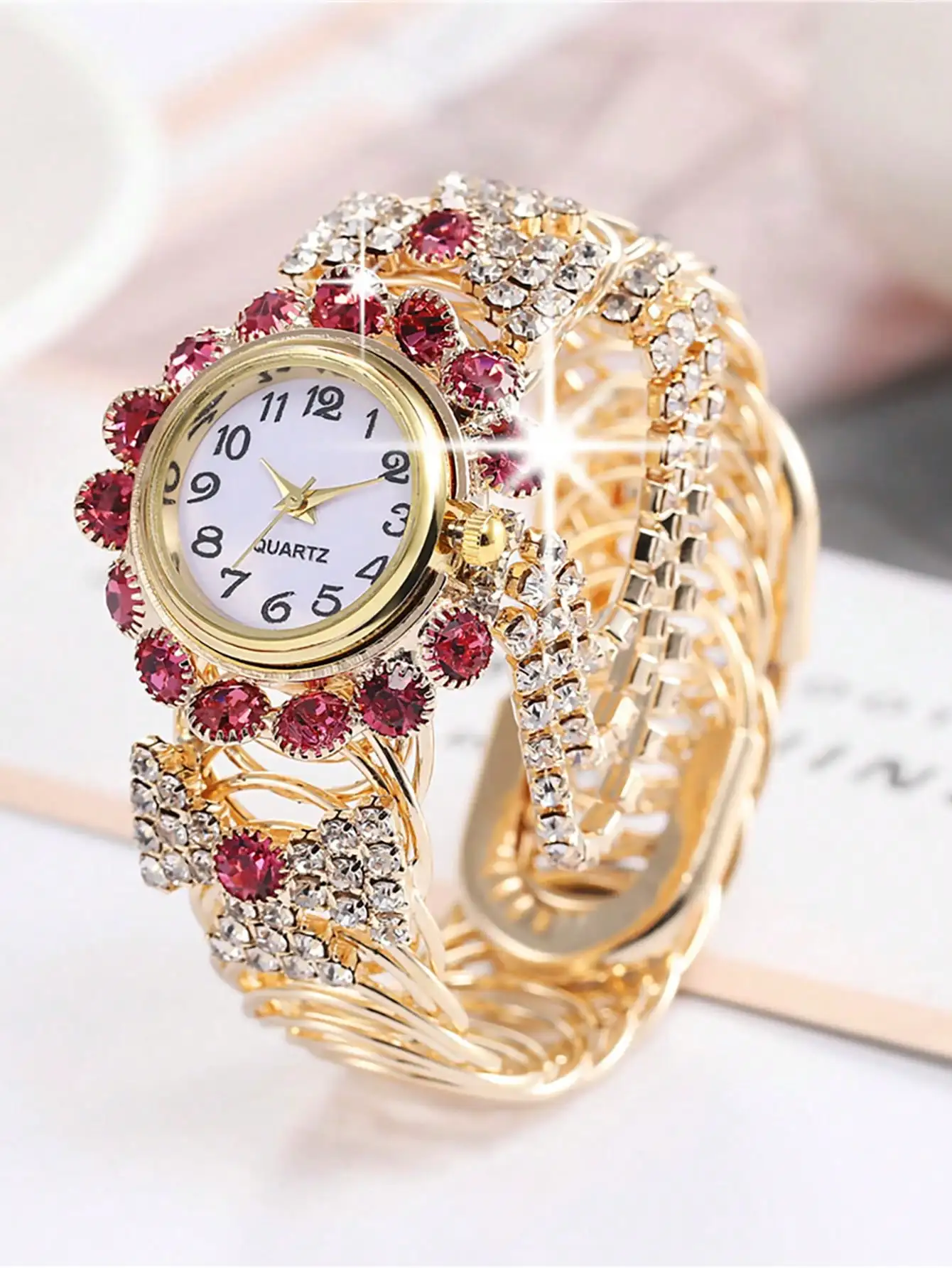 New Korean version women\'s diamond embellished quartz watch fashion alloy bracelet watch for women