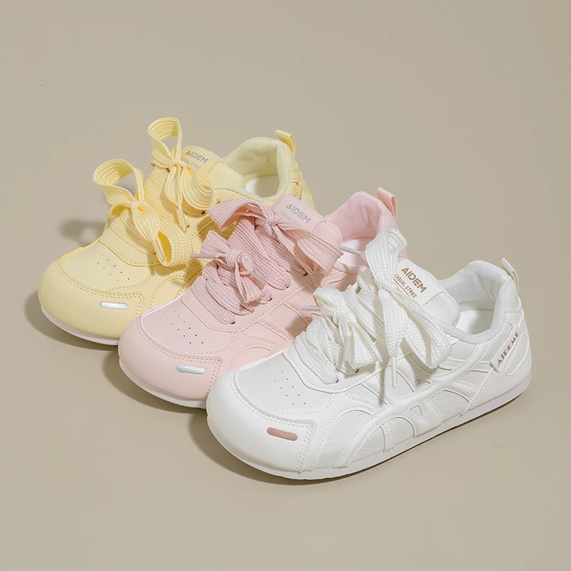 

Весна и лето 2025 года, свежие модные удобные повседневные маленькие белые туфли на плоской подошве, женские туфли