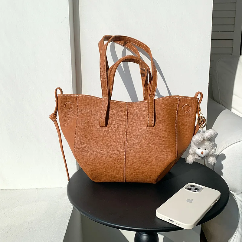 French Style New PU Leather Tote With Large Capacity, Trendy Fashionable Women's Bag, Niche And High-End Feeling, Single