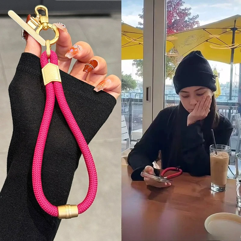 

Versatile Short Mobile Phone Lanyard, Wrist Strap Lanyard, Bag Keychain.