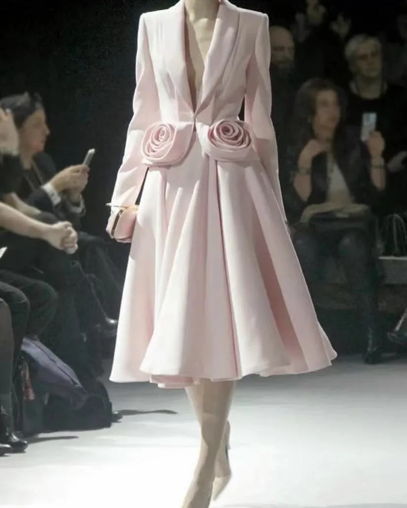 ハイファッション ピンク イブニングドレス 足首までの長さ 花柄 パーティードレス ドレープ サテン シャーリング 長袖 マキシドレス 特別な機会の服装