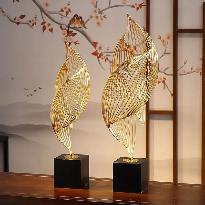 

Abstract Modern Decor Metal Sculptur Art Golden Statue Living Room Home Decoration Office Desk Decoration Accessories