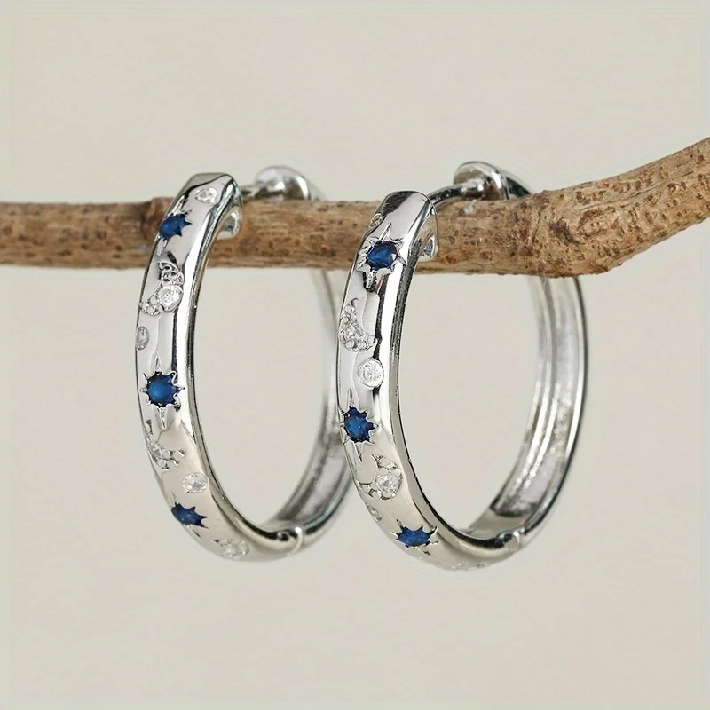 Modische Schlichte Silberfarbene Creolen für Damen Kreative Blaue Zirkonia Stern- und Mondform Ohrringe Täglicher Süßer Schmuck Accessoires