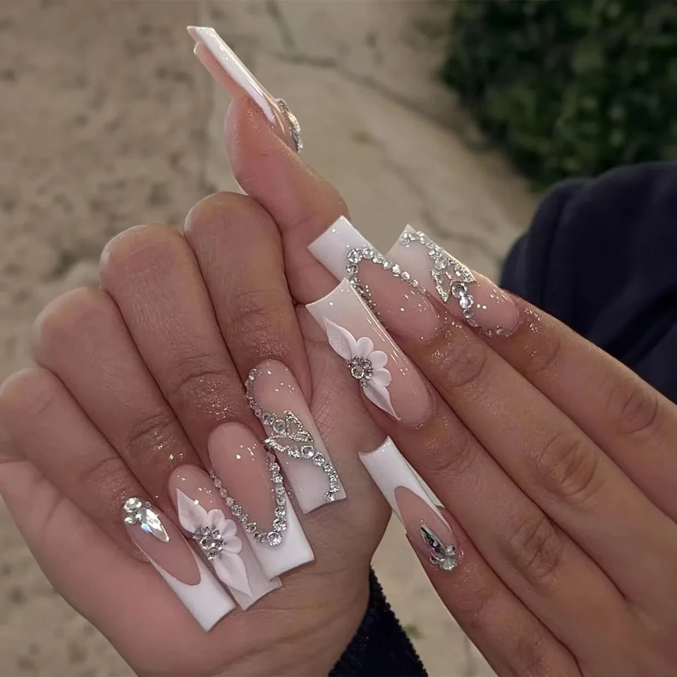 24 piezas de uñas largas con diseño francés de flores y cadenas, incluye lima y pegamento de gel