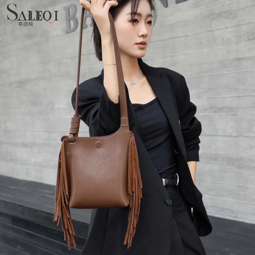 

Genuine Grade Cow Leather Fashion Ladeis Shoulder Crossbody Underarm Small Bags Luxury Designer Brand Women's Fashion Tassel Bag