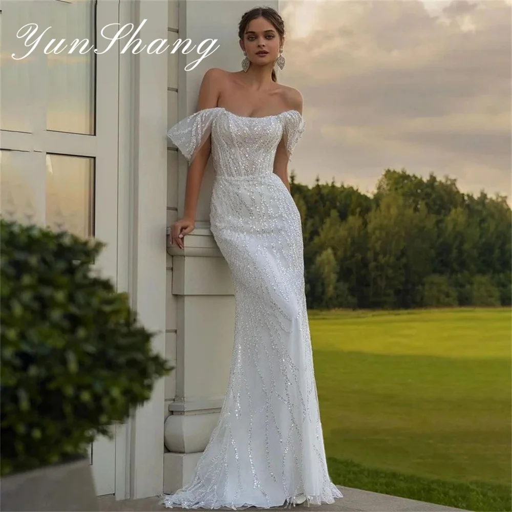 Yunshang Abiti da sposa a sirena di lusso con spalle scoperte Paillettes aperti sul retro Abito da sposa senza spalline Abiti da sposa personalizzati