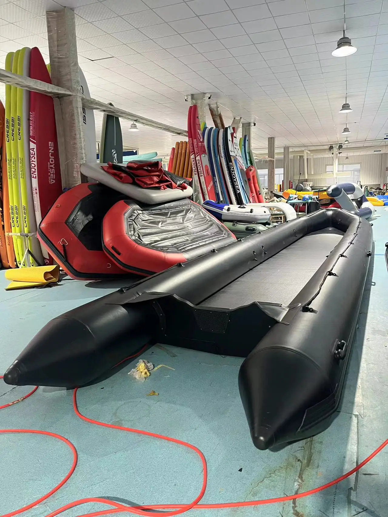 Grandes barcos infláveis longos de 4,7 m a 10 m com pontão de PVC de 1,2 mm para pesca, mergulho, resgate em lago feito de alumínio