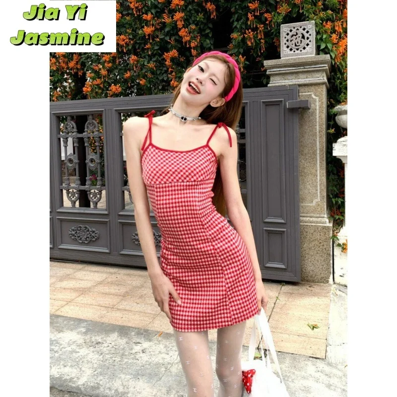 

Vacation Style Camisole Dress for Women's Versatile Summer Mid Length Skirt Design with a Red Checkered Backless A-line Skirt