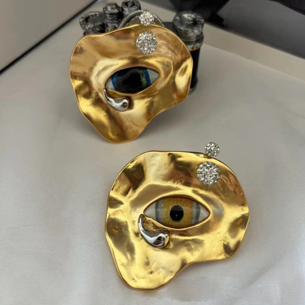 

Personality Vintage Devil's Eye Brooches Exaggerated Demon Eyes Copper Metal Brooch Pin Jewelry Gifts High Quality