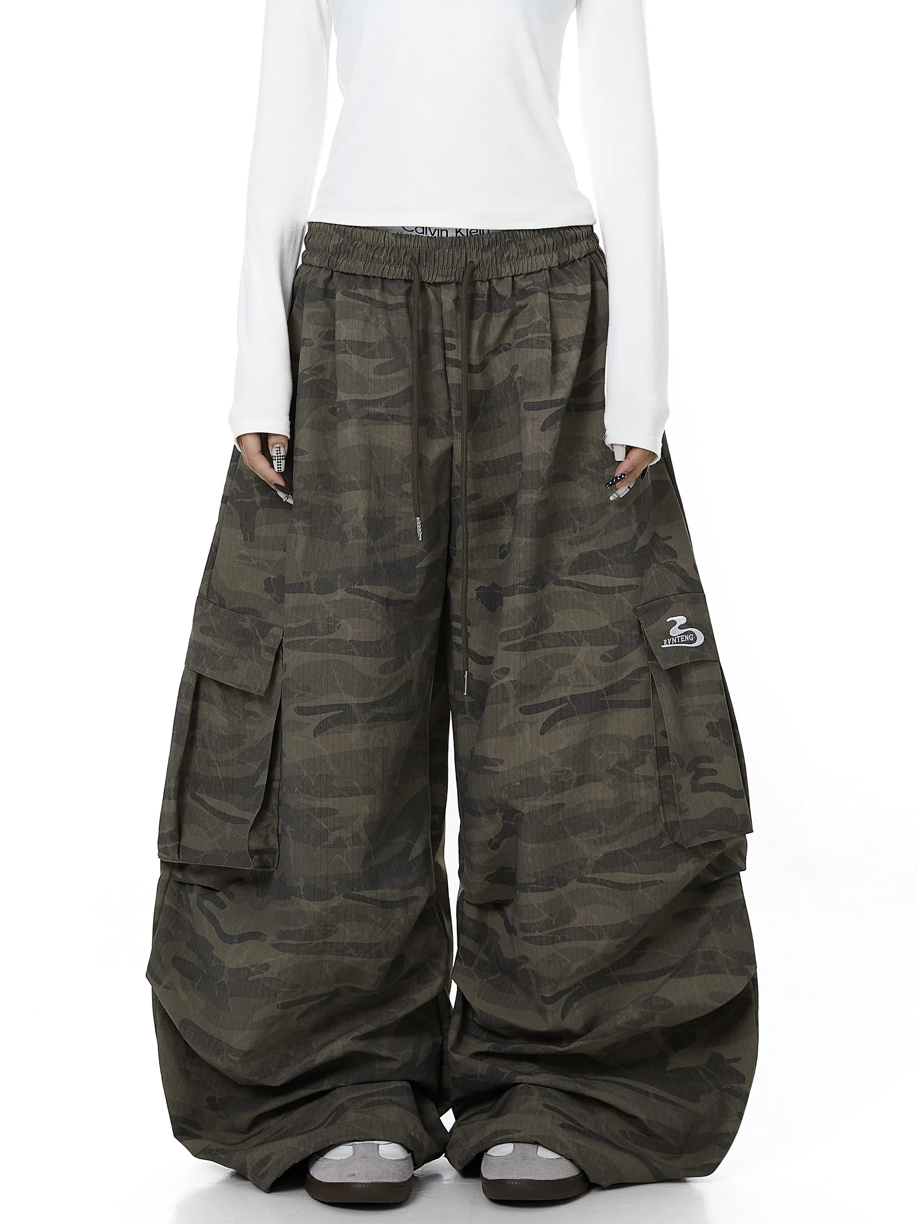 

Retro American High Street Camouflage Work Pants Men Women Design Sense Wide Leg Trousers Trendy Multi Pocket Knife