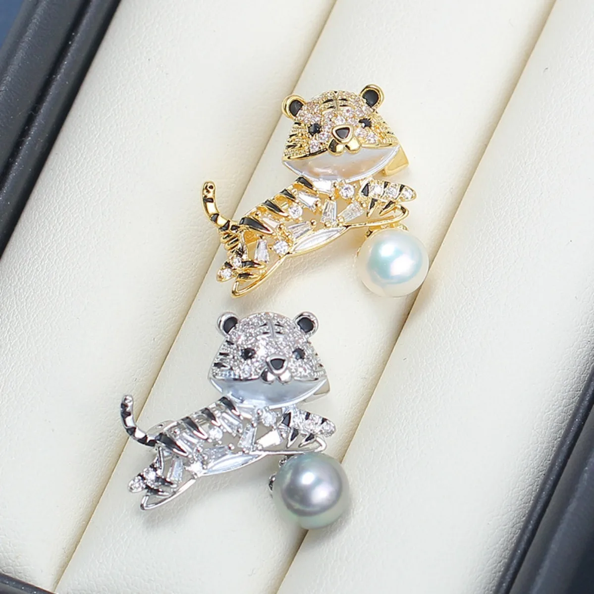 DIY Brooch Blank Brass Gold Plated Tiger, Zircon Base, Trendy Cute Ladies Pearl Corsage Brooch