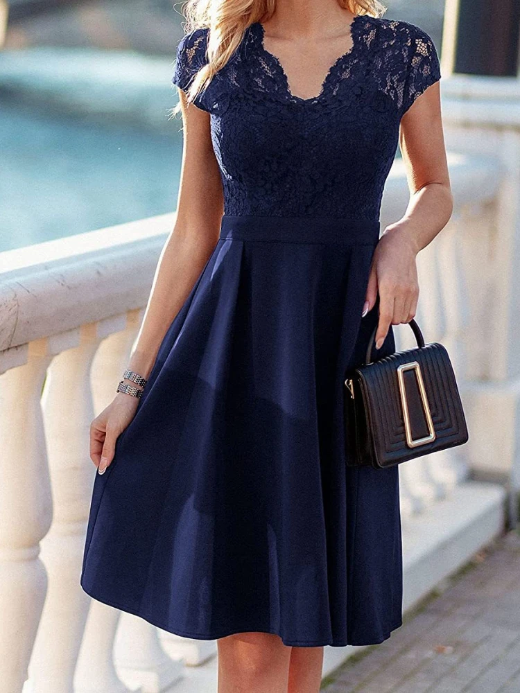 

Новое винтажное весеннее платье 2026 года с V-образным вырезом, приталенное, с цветочным узором, ажурное, с широким подолом, во французском стиле, ретро, приталенное, элегантное, средней длины