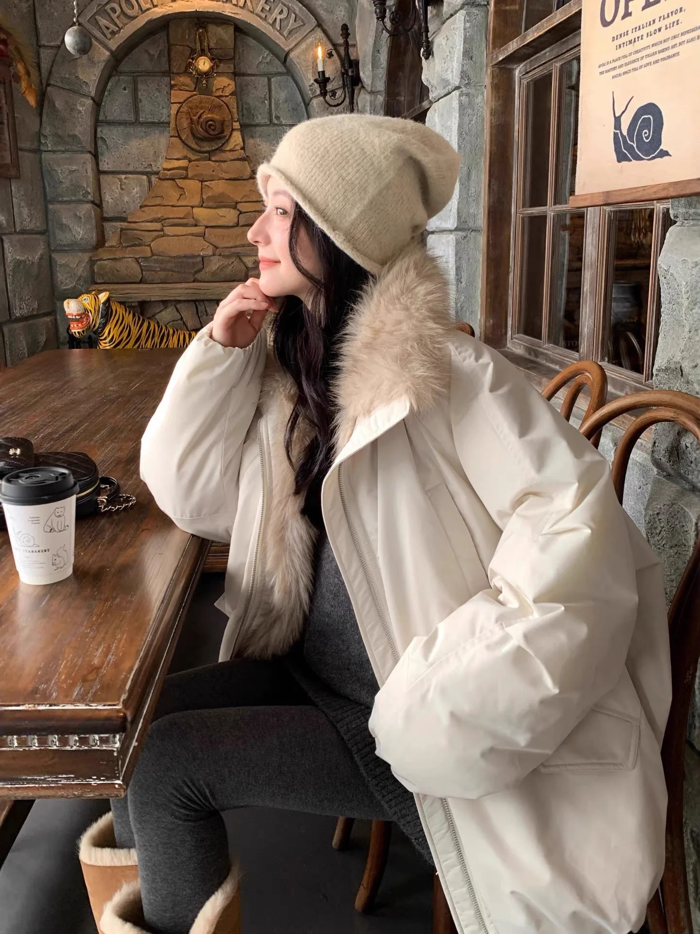 

Men's Thiened ort down Jaet Fluffy Warm Cotton Padded Coat Youth Faion Loose Fit Winter Outerwear Couples Wear