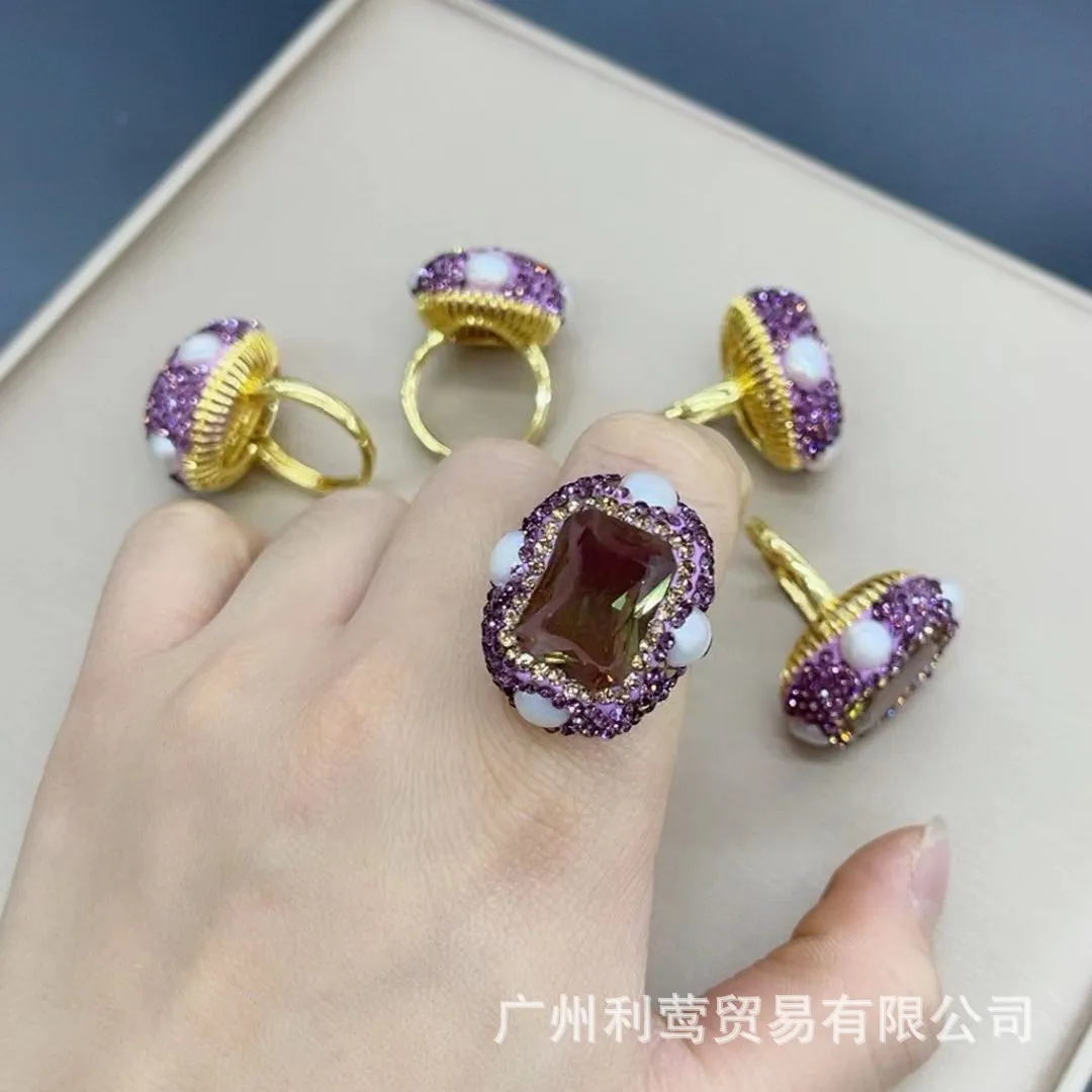 

Turkish sultan stone, European and American style inlaid with natural pearls, fashionable exaggerated rings, wholesale rings.