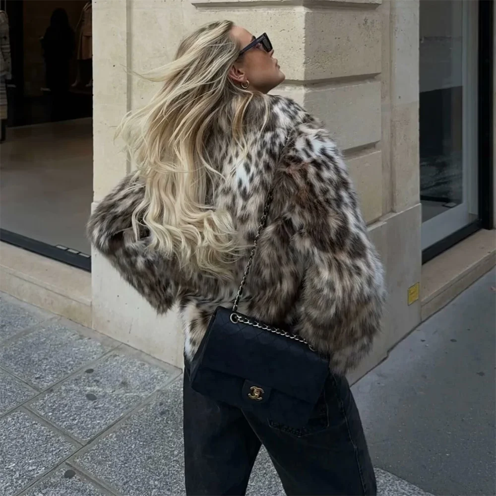 2024 شتاء جديد الملابس النسائية نمط بسيط ومتميز تأثير الفراء الوجه طوق كم طويل ليوبارد نمط شعر سترة