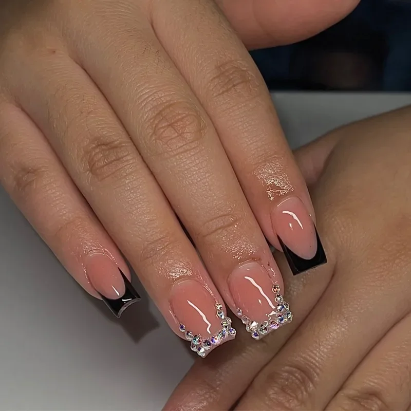 

24PCS European and American Popular Wearing Nail Patches Rhinestones Sparkling Black French Nail Patches Spicy Girl Fake Nails