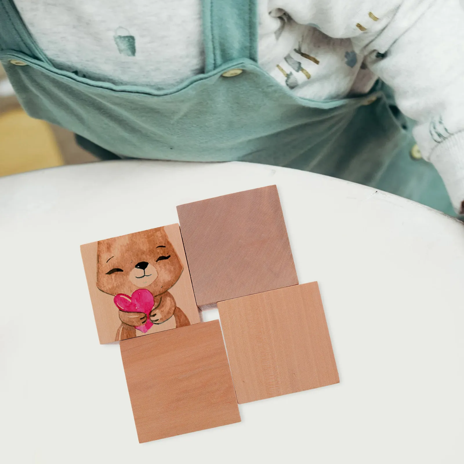 

Набор из 4 деревянных кубиков без отделки для поделок: легкие, с гладкой поверхностью, без заусенцев, портативные, для детского творчества