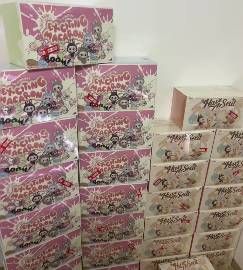 Alta qualidade kawaii 17cm labubu v1 os monstros caixa cega brinquedos cardíaco macarone menina presentes labubu chaveiro um sonny anjo grátis