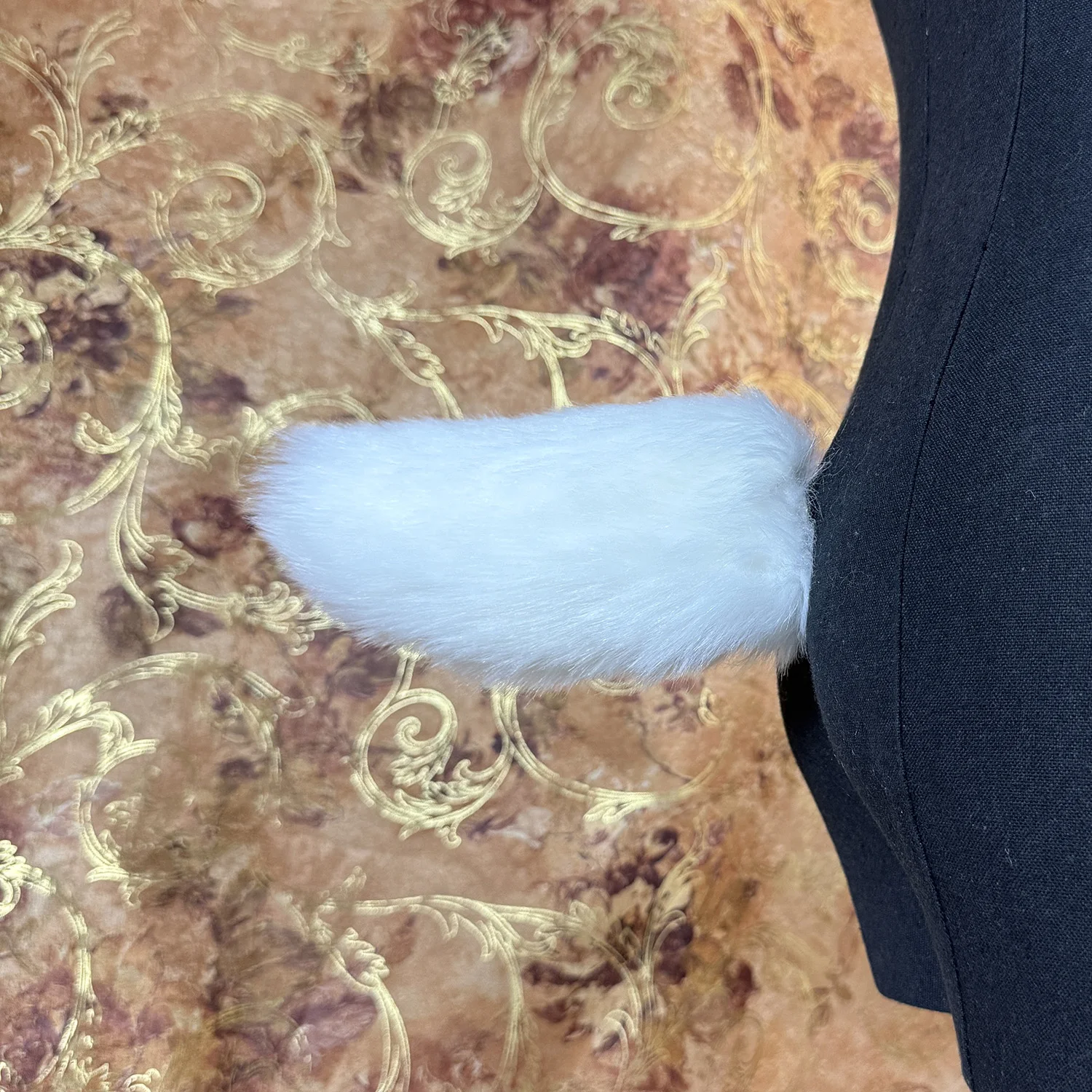 A Movable Rabbit Tail That Combines Voice Control, Swinging, and Patting Functions in One. Props for Role-playing and Performanc