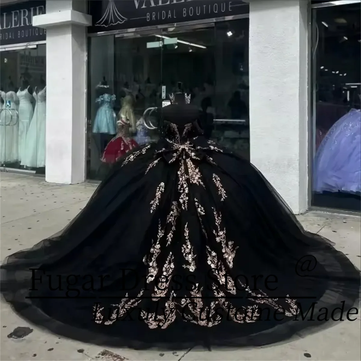 Customized Gorgeous Diamonds Quinceanera Dresses Off The Shoulder Gold Appliques Prom Ball Gowns Sweet Vestidos de 15 quinceañer