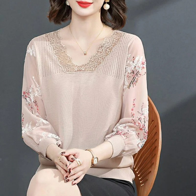 2023 Spring Autumn New Solid Color V-neck Long Sleeve Tees Women Elegant Tops Hollow Out Embroidered Diamonds Knitting Pullovers