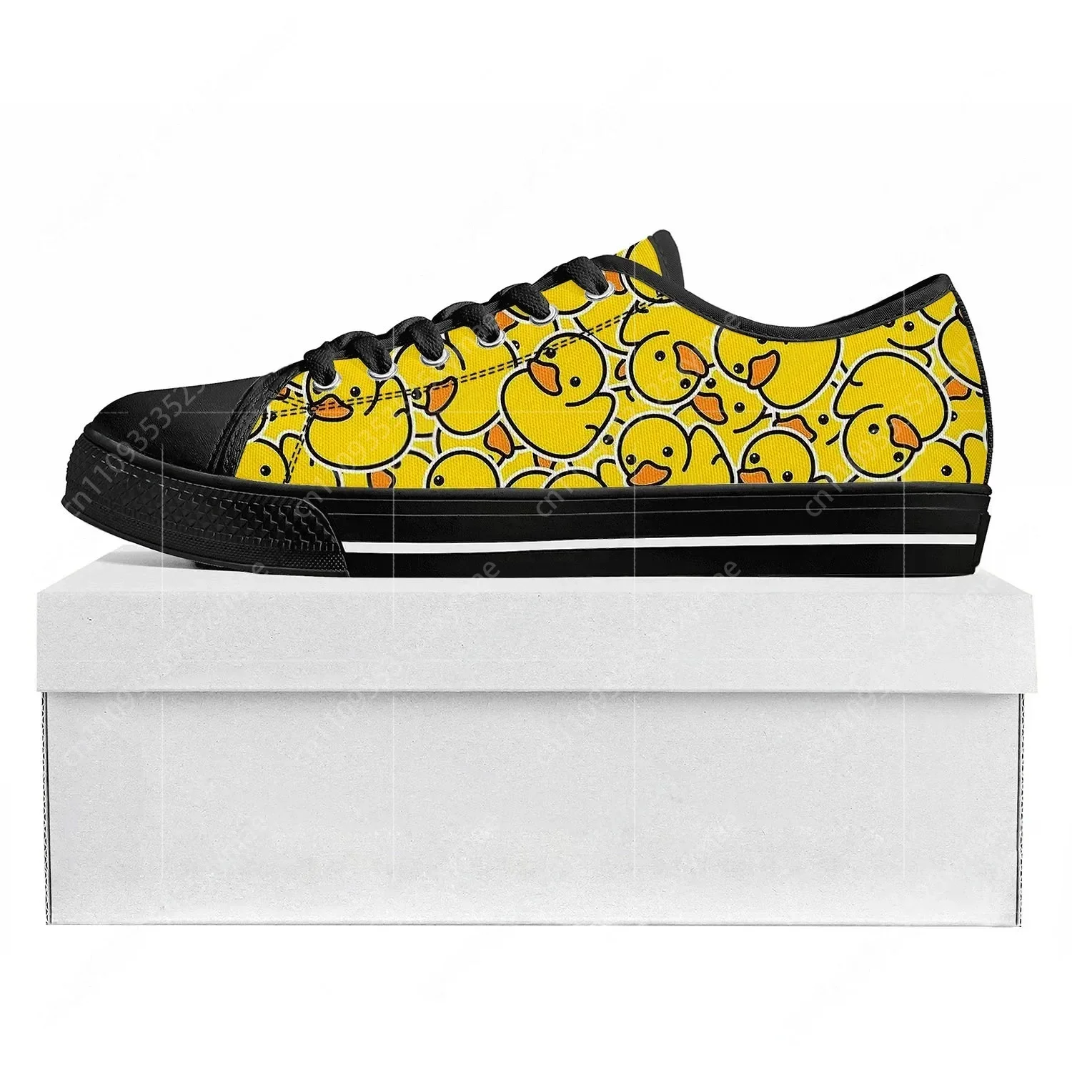 

Горячая новинка: Модные кеды с мультяшным принтом «Желтая утка» для женщин, мужчин и подростков. Высококачественные кроссовки из канваса на заказ. Парные кеды.