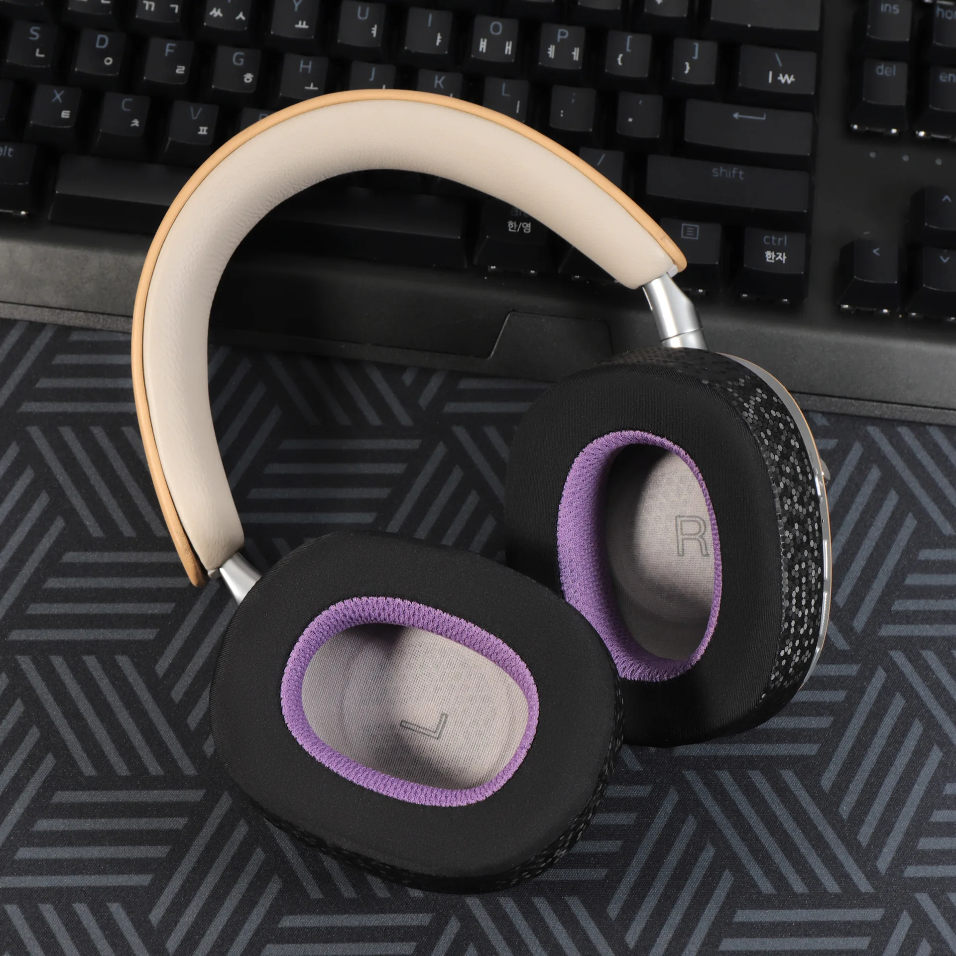 Coussinets d'oreille en mousse à mémoire de forme, nouveau style en tissu maille respirant, pour casque B & W Bowers & Wilkins PX8/PX7 S2