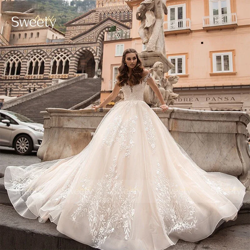 

Sweetheart V-Neck Wedding Dress Organza With Embroidery Appliques Ballgown Boat Neck Sleeveless Bride Back Zipper Robe De Mariee