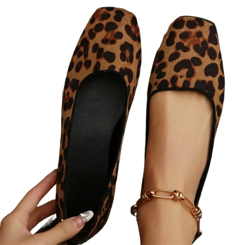 Spring and Autumn Fashionable Comfortable Versatile and Wear-resistant Casual Flats Shoes Leopard Print Shoes Large Size 35-43