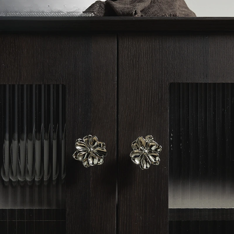 Nickel-plated brass titanium silver camellia wardrobe door handle modern light luxury simple drawer cabinet wine cabinet wardrob
