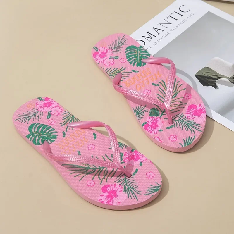 Women's Flip Flops for Beach Vacation, Fashionable Candy Colored Casual Clip on Beach Cool, Women's Slippers for Outdoor Wear