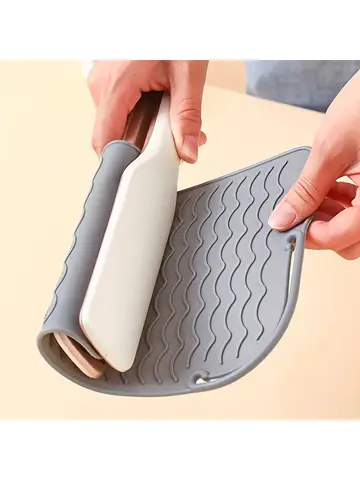 1pc Silicone Heat Resistant Mat For Hair Styling Tools, Pad For Curling lrons And Straighteners, Portable Styling Heat Mat