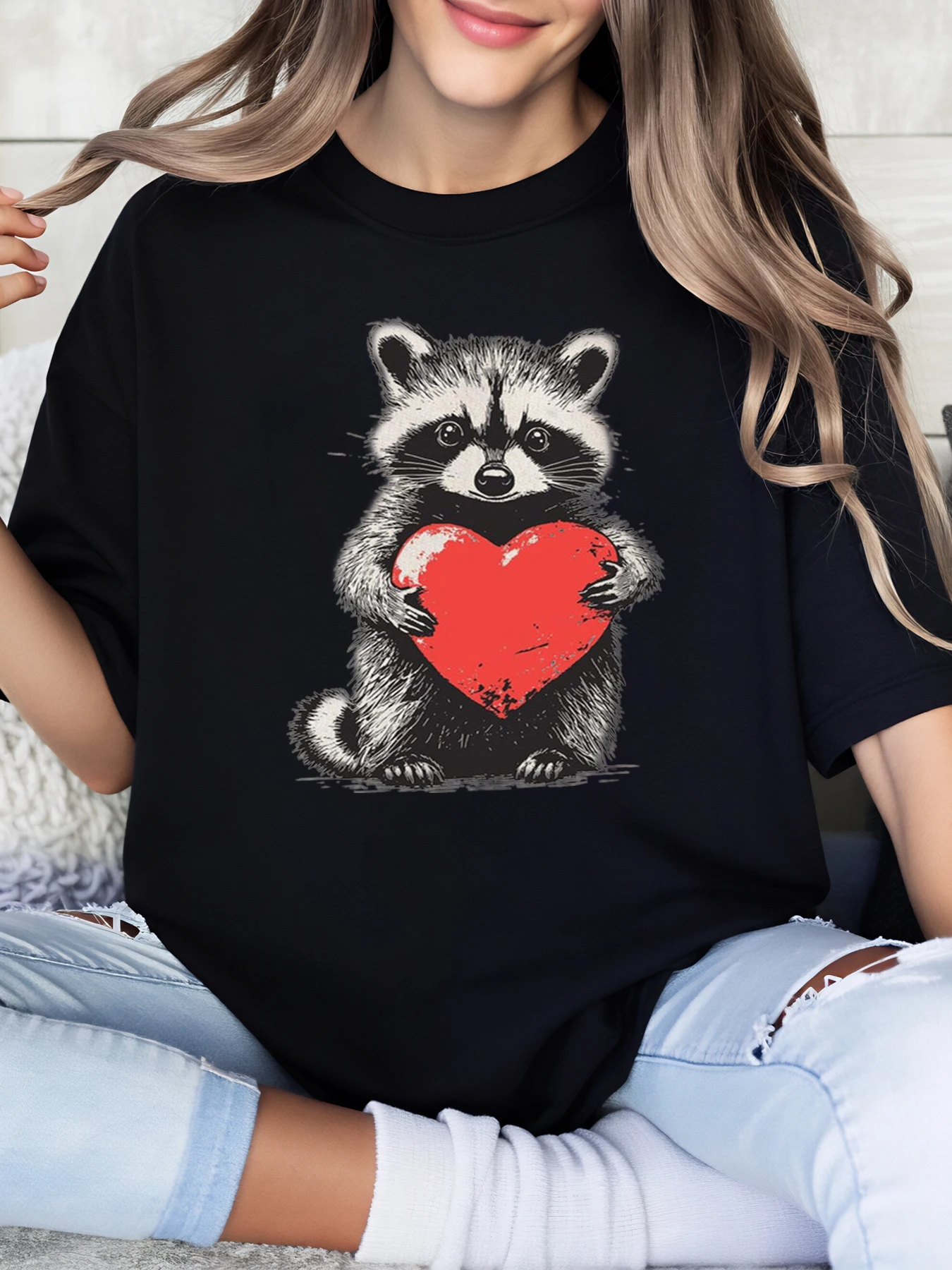 

Raccoon Holding Heart Print Valentine's Day T-Shirt Women Casual Wear Black Plus-Size