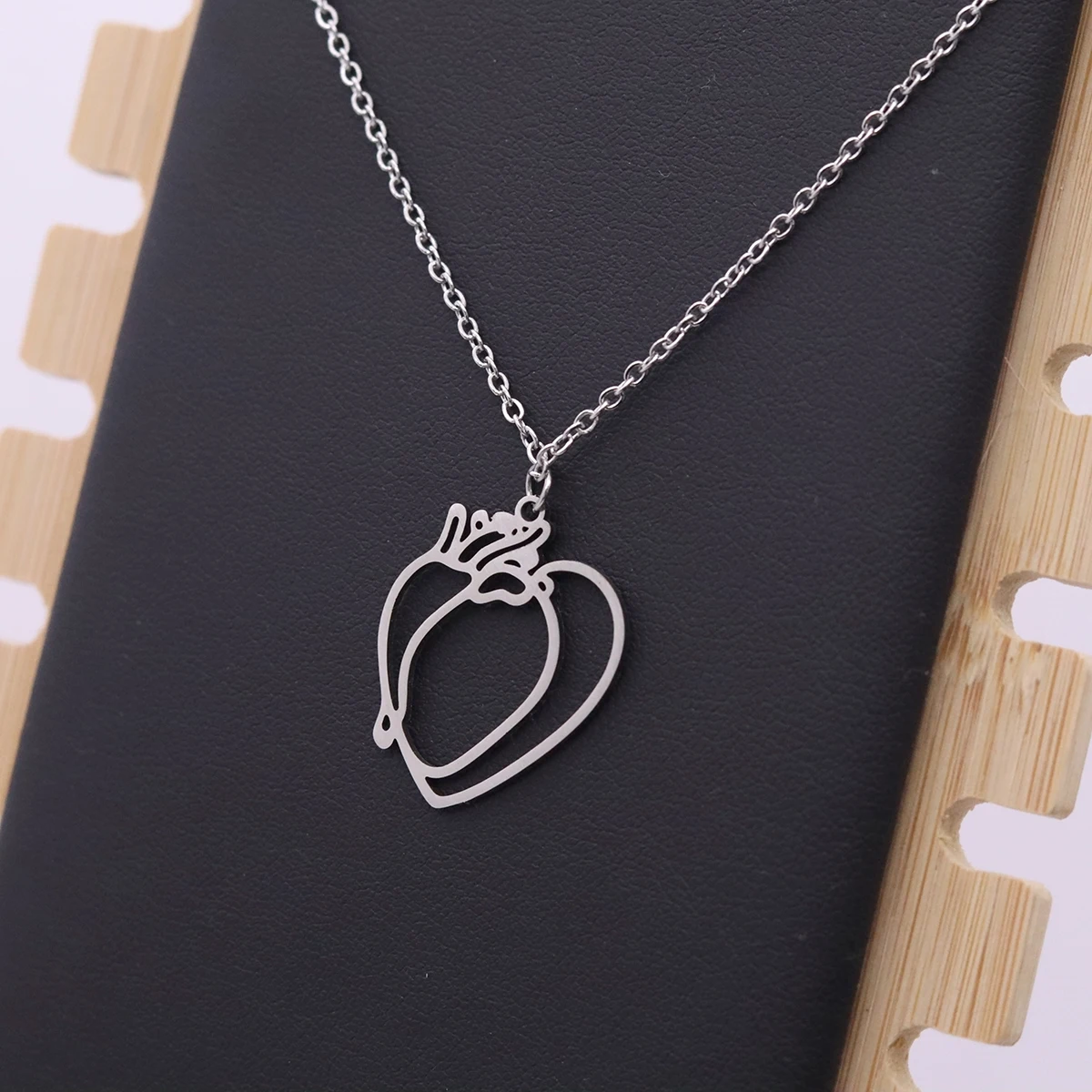 Chandler Anatomical Heart Necklaces Stainless Steel Pendants Chain for Doctor Medical Biology Fashion Jewelry Gifts Wholesale