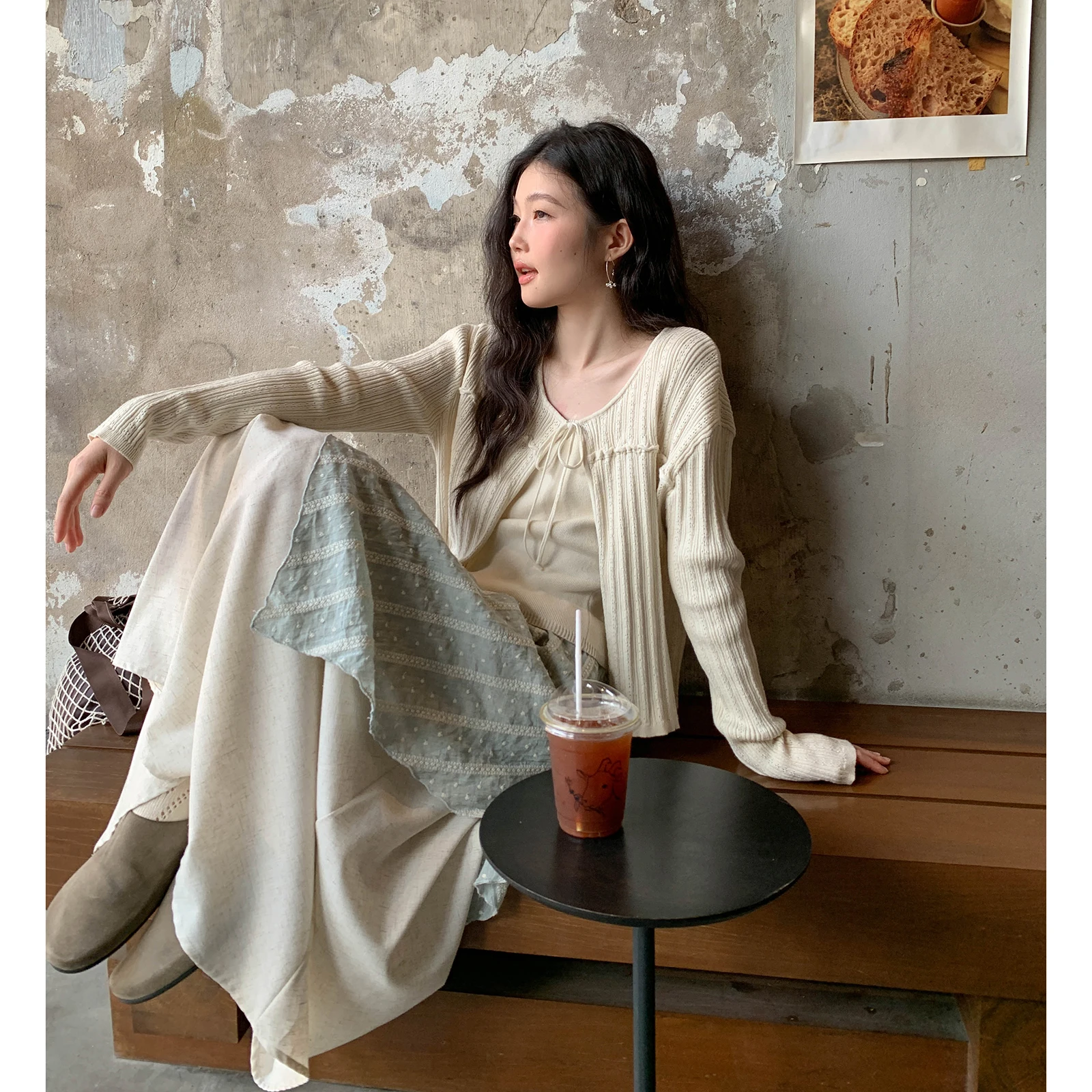 

Chic Korean Style Early Spring Knitted Three-Piece Set for Women Age-Defying Layering Design Sense Long Sleeve Open Cardigan