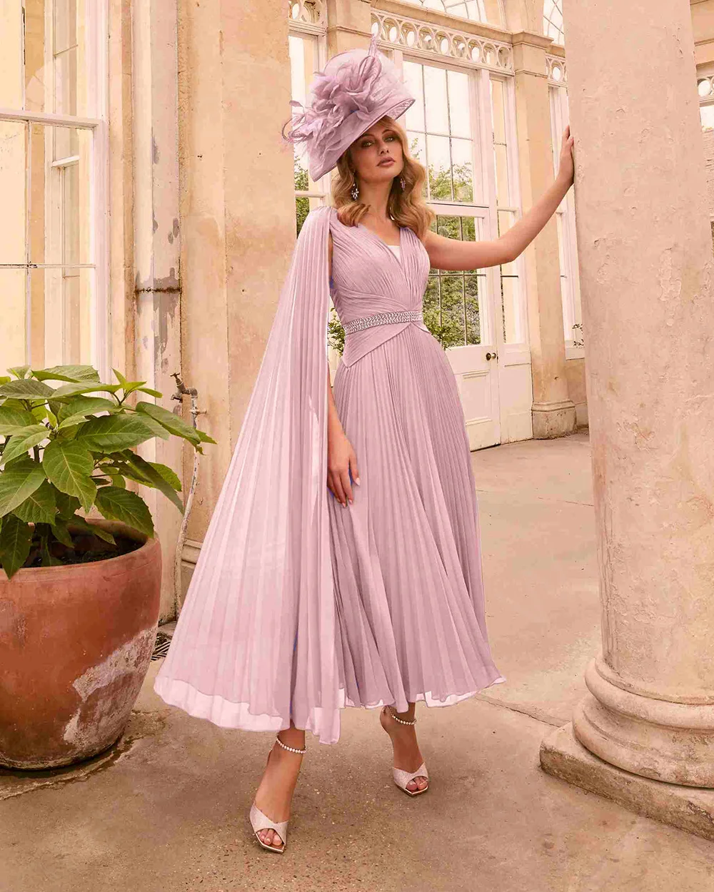 Classic Fuchsia Mother of the Bride Dresses Ankle Length Mother Gowns 2024 with Cape Sleeve Wedding Party Dresses Chiffon V Neck