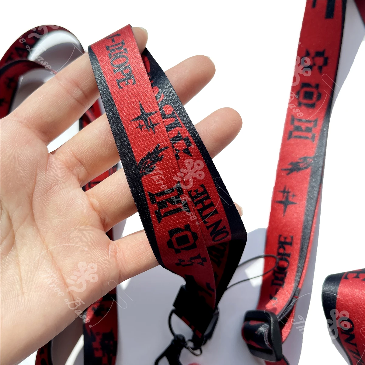البوب قابل للتعديل طويل الهاتف الحبل Jhope على المرحلة JK الذهبي في الهواء الطلق Crossbody الكتف الحبل زبدة شريط حول ياقة الملابس حبل